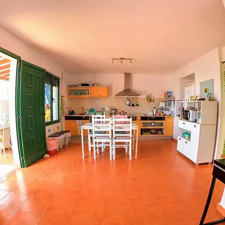Alma Libre Lanzarote Bed & Breakfast Guatiza